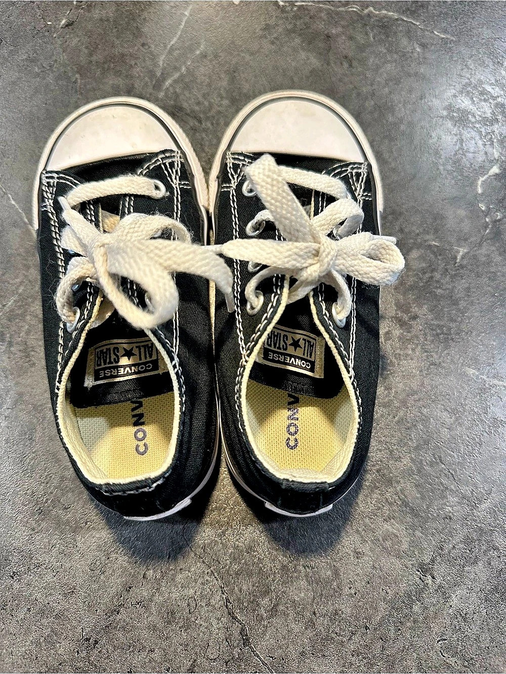 Black kids converse size 9